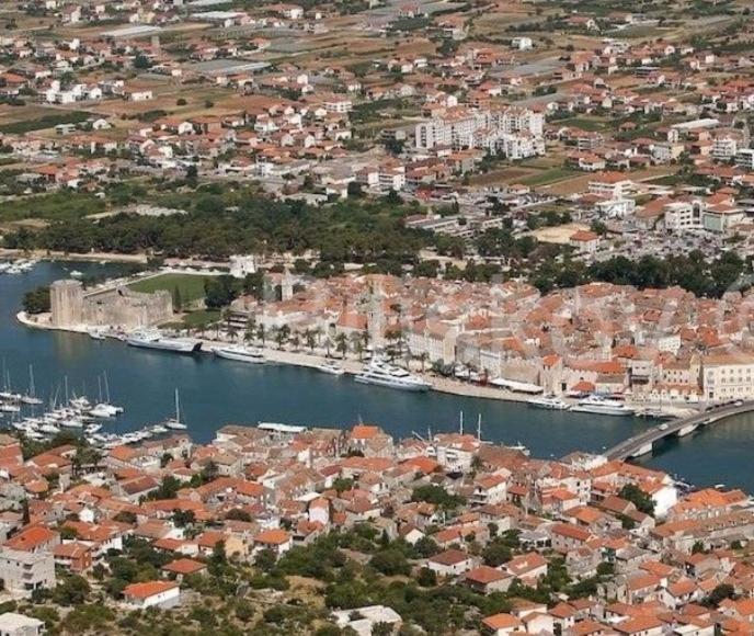 Apartman Mikola With Sea View Trogir Exterior foto